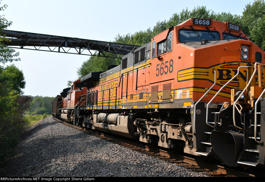 BNSF 5658 Roster shot